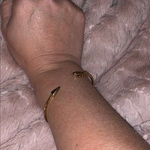 Stella & Dot arrow bracelet